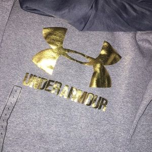 Youth Girls Under Armour hoddie